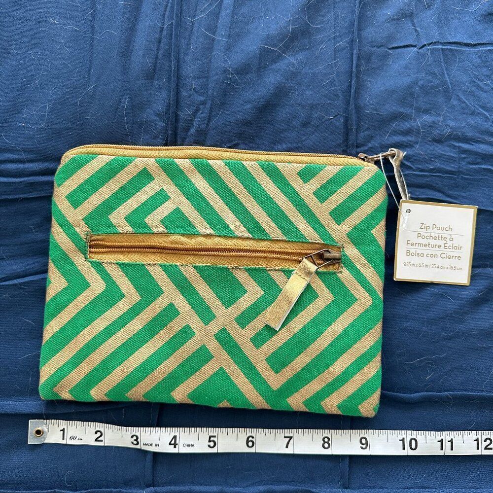 NWT Zipper Pouch